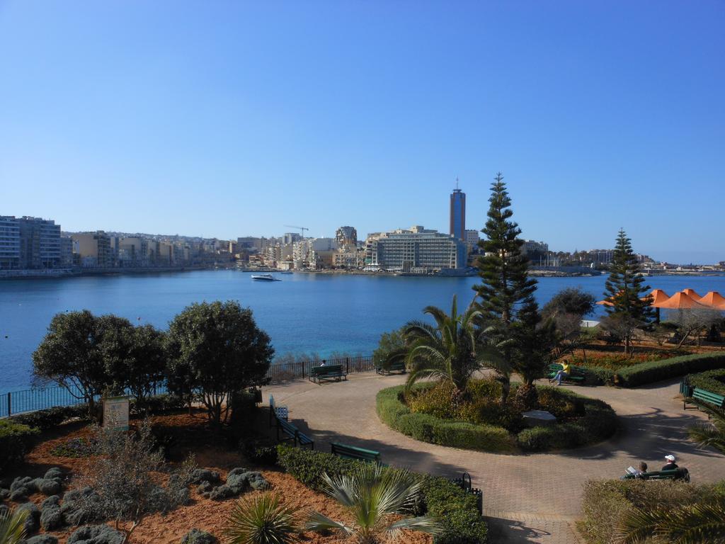 Apartment With Stunning Seaviews Сліма Екстер'єр фото