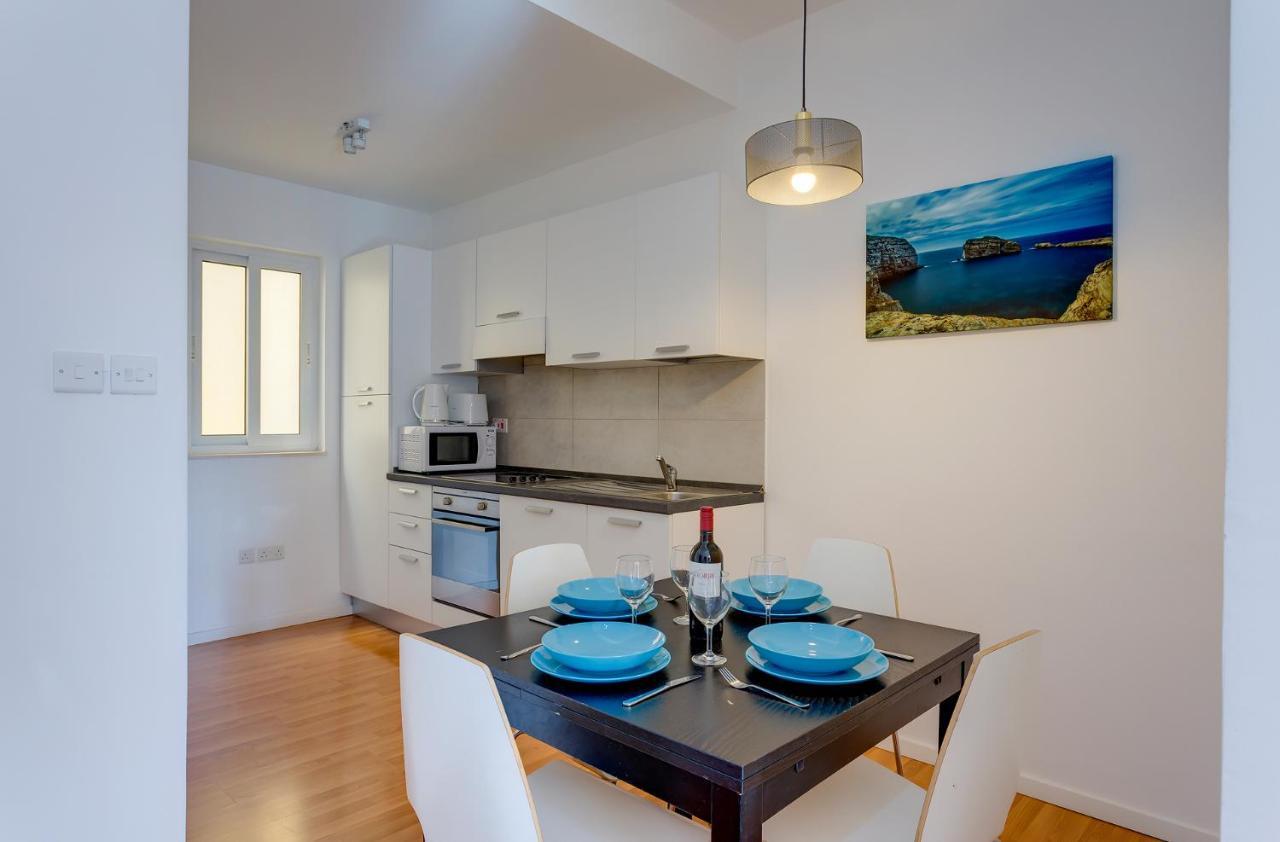 Apartment With Stunning Seaviews Сліма Екстер'єр фото