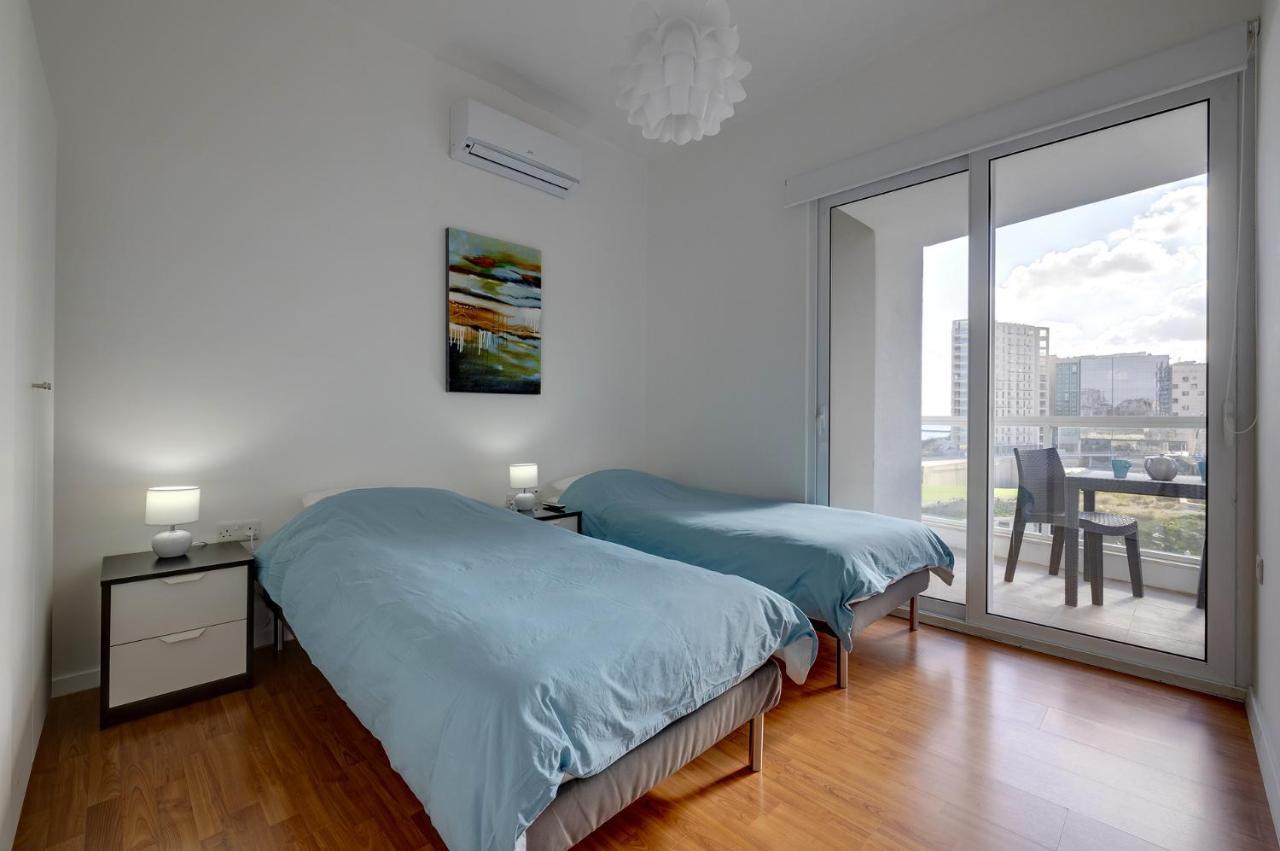 Apartment With Stunning Seaviews Сліма Екстер'єр фото