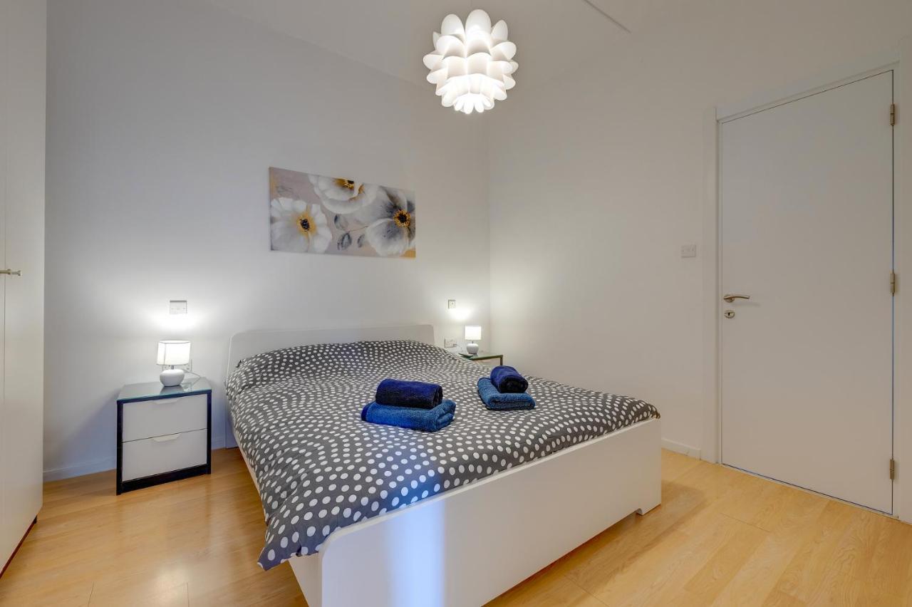 Apartment With Stunning Seaviews Сліма Екстер'єр фото
